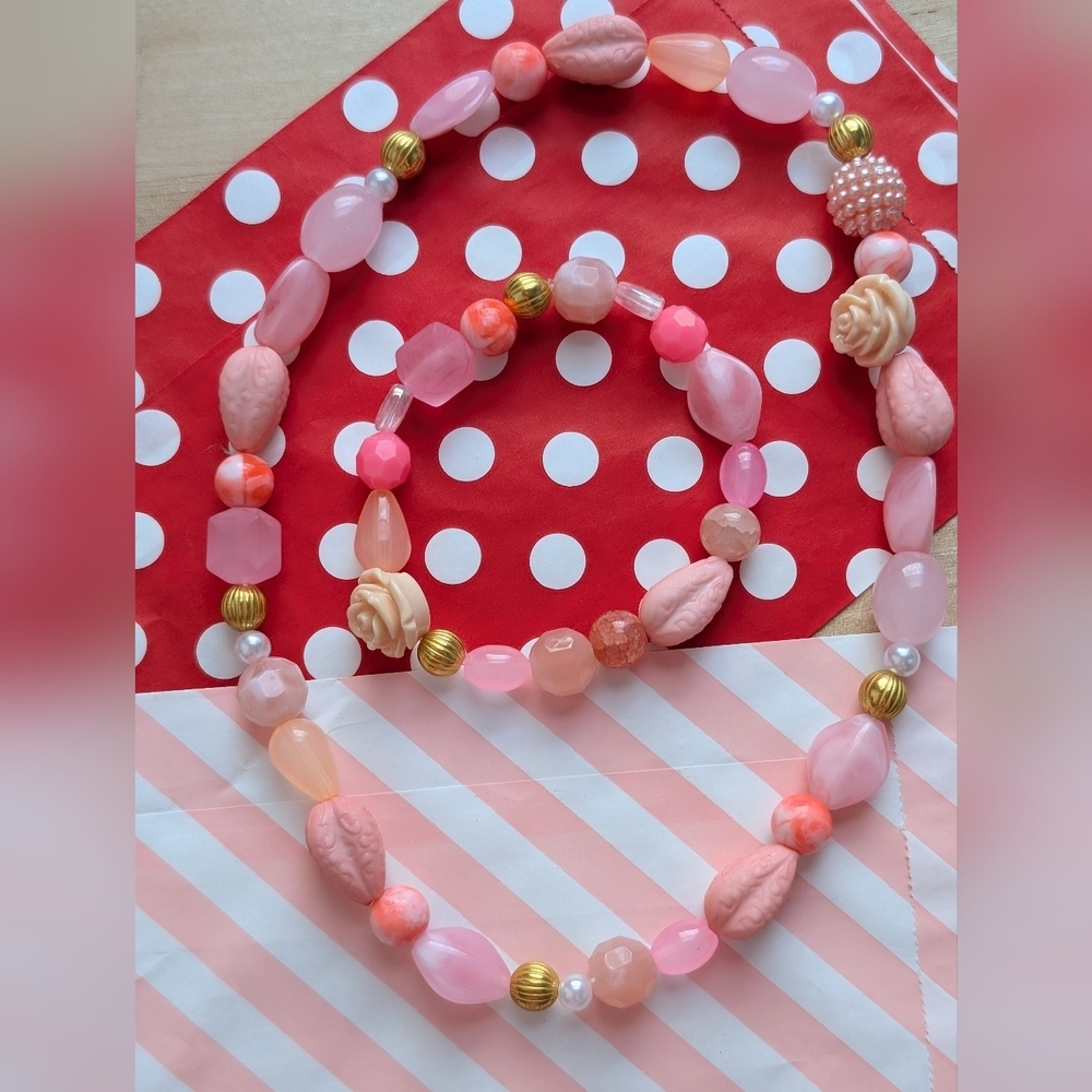 Elegant Pink and Gold Beaded Necklace And Matching Bracelet - Picture 2 of 6